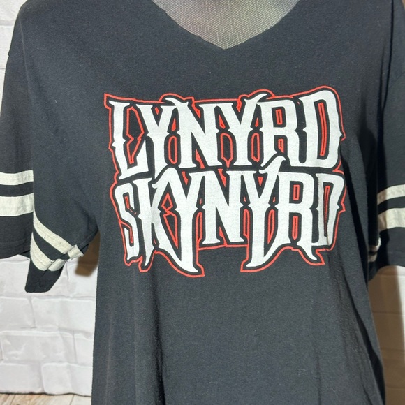 Lynyrd Skynyrd Concert Tee - Picture 2 of 6